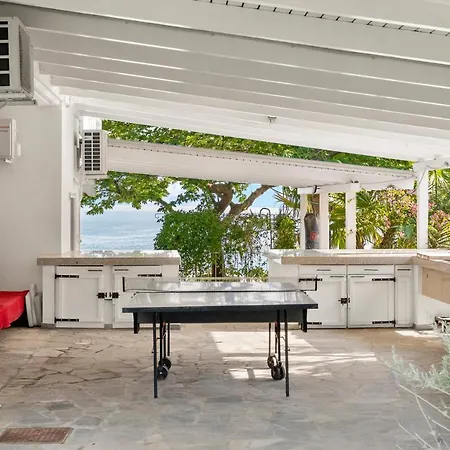 Sea View Ranch By The Sea